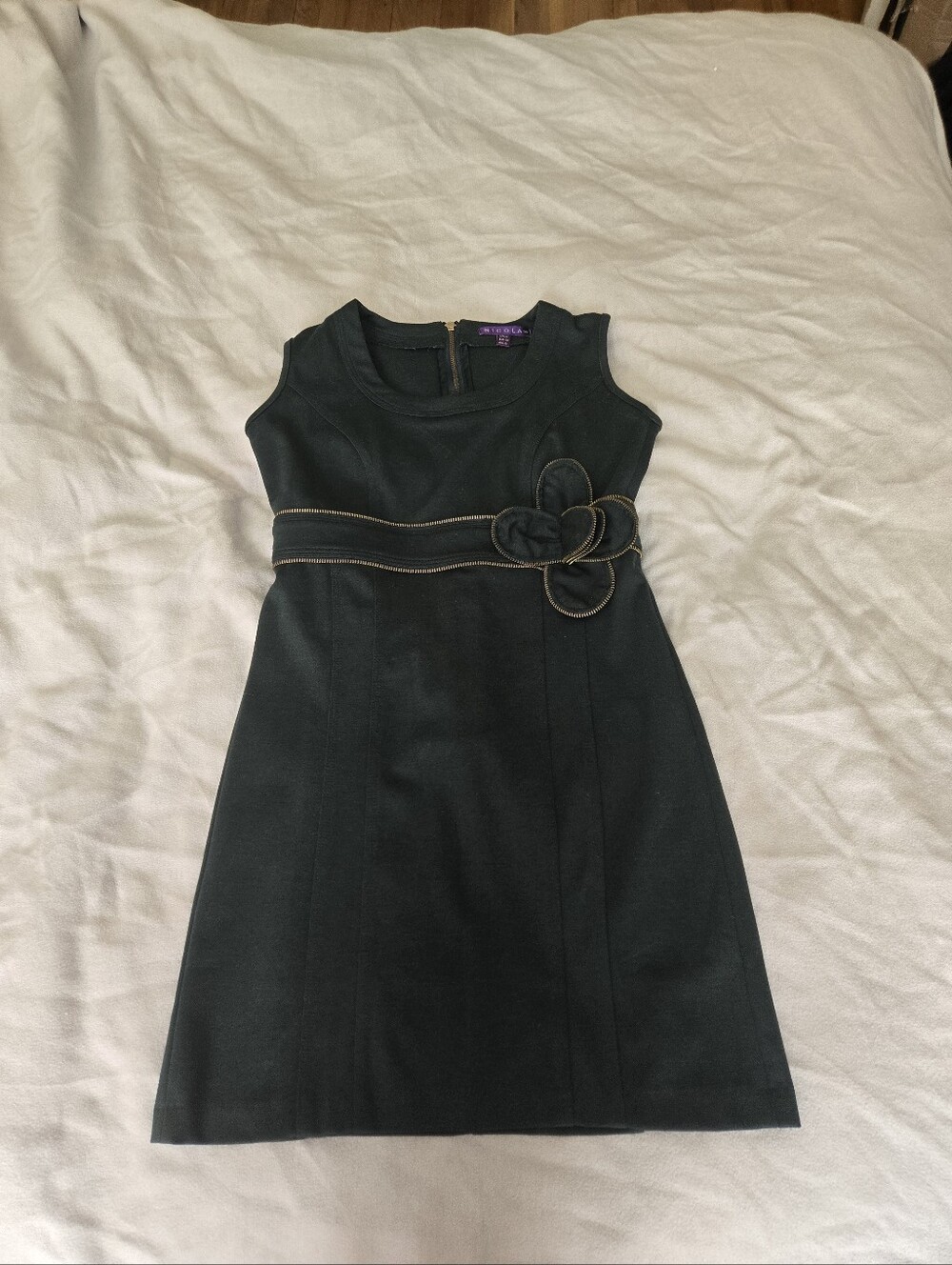 NICOLA Dark Green Sleeveless A-Line Dress with Flower Waist Accent